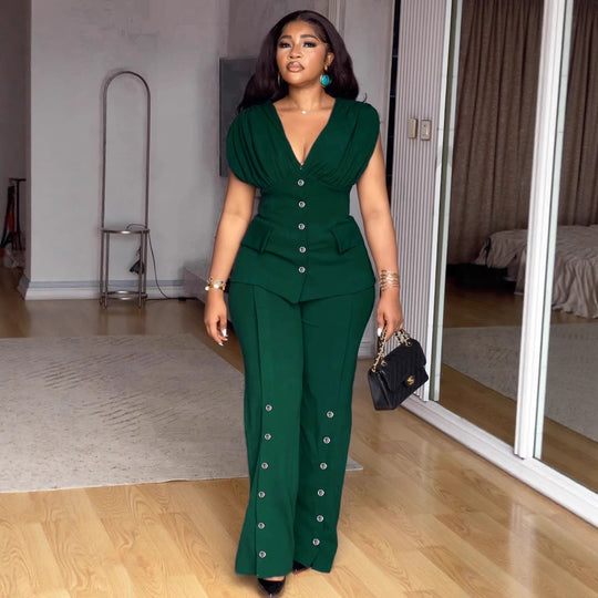 Damen elegantes Jumpsuit mit tiefem V-Ausschnitt und auffälligen Knopfdetails EB