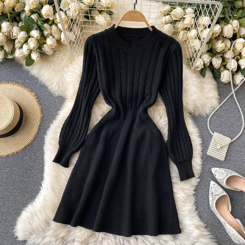 Damen Strickkleid mit strukturiertem Zopfmuster und femininer Silhouette EB