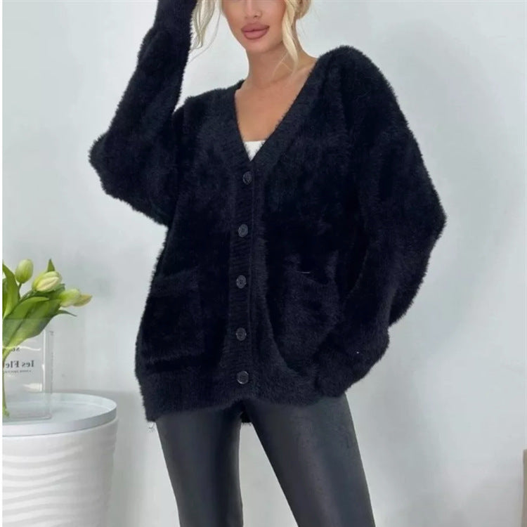 Damen Flauschiger Oversize-Knopfcardigan mit tiefem V‑Ausschnitt und aufgesetzten Taschen EB