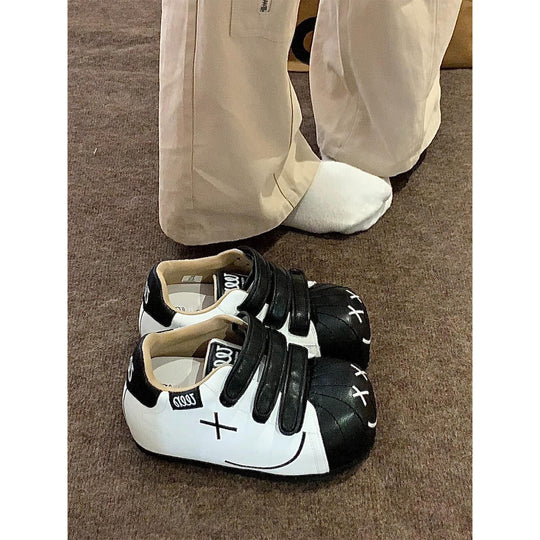 Damen Sneakers mit praktischem Klettverschluss und verspieltem Design EB