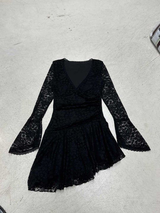 Damen Wickelkleid mit Spitzenärmel und voluminösem Rock EB