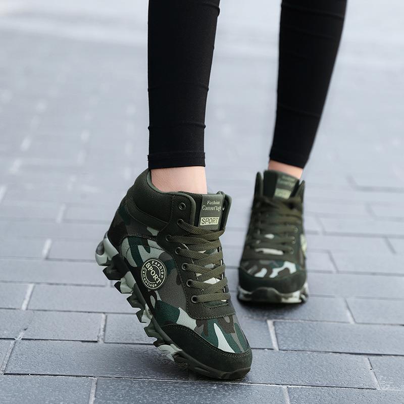 Damen Sportliche Chuck-Sneaker mit Camouflage-Muster EB