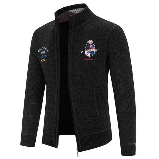 Herren modische Strickjacke mit hohem Kragen und detailreicher Stickerei EB