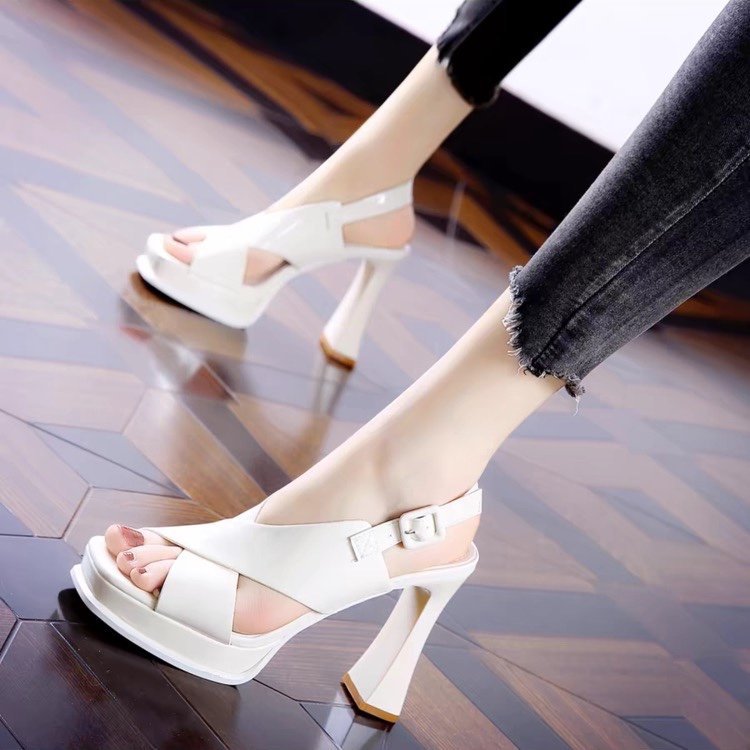 Damen Plateau-Sandalen mit modischem Riemchen und elegantem Blockabsatz EB