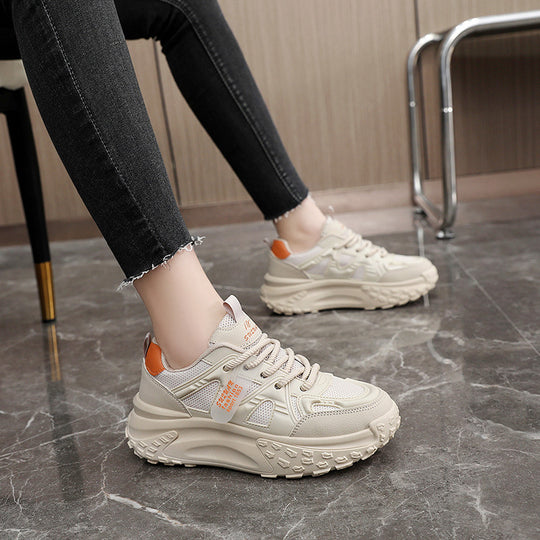Damen sportliche Sneakers mit dämpfendem Sohlenprofil und atmungsaktiver Mesh-Oberfläche EB