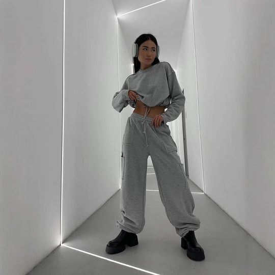 Damen kurzes Sweatshirt mit Kordelzug und Oversize-Ärmeln EB