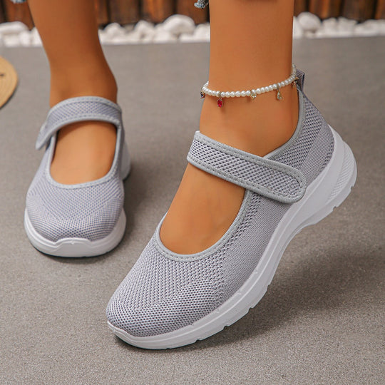 Damen Sportliche Slip-On Sneakers mit atmungsaktivem Mesh-Obermaterial und elastischen Riemen EB