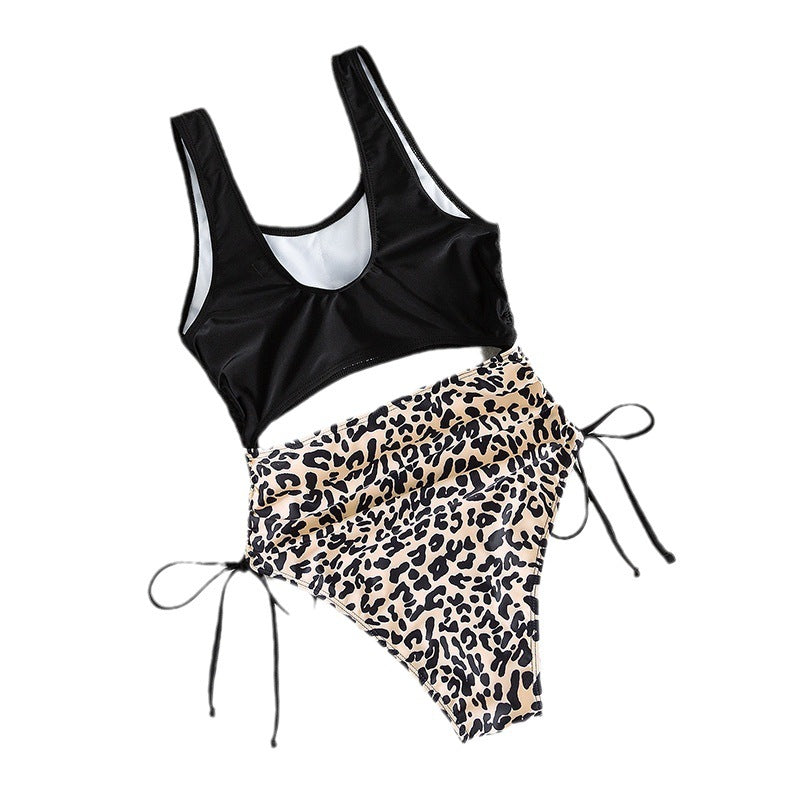 Damen Einteiler Badeanzug mit modischem Cut-Out und eleganter Leoprint-Details EB