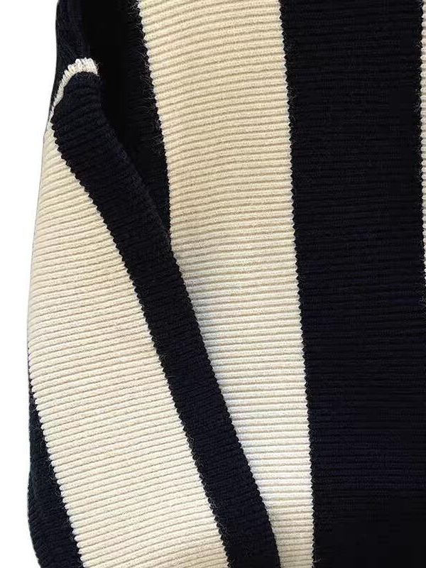 Damen Grobstrickpullover mit innovativer Streifenmusterung und weitem Schnitt EB
