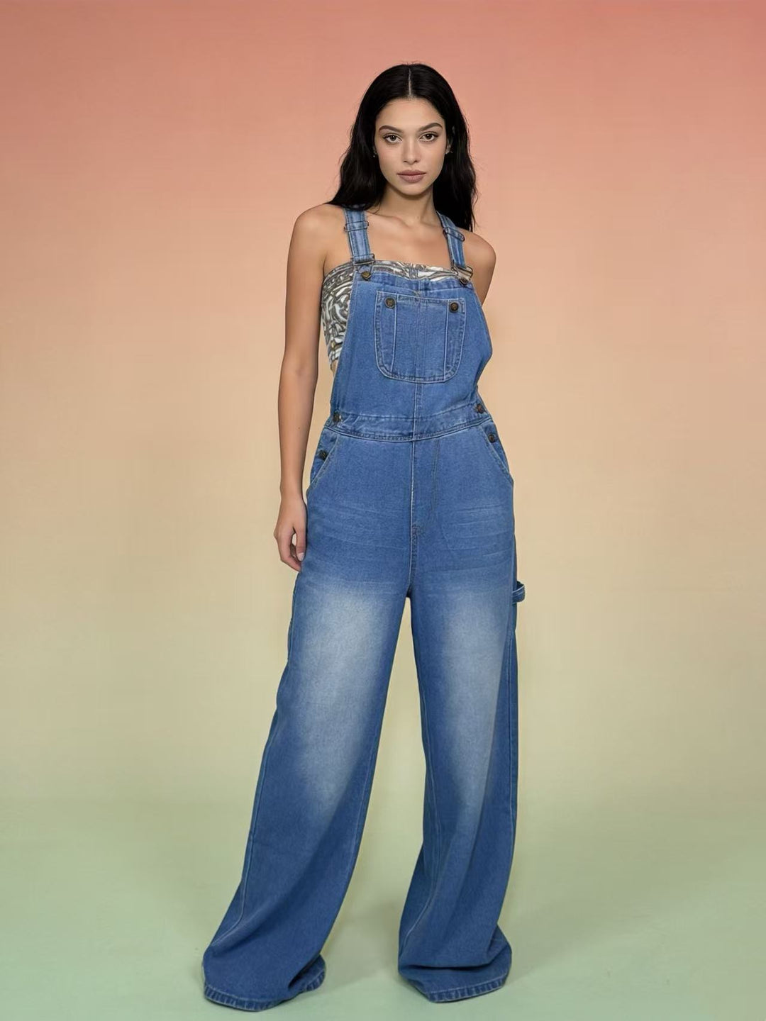 Damen Latzhose im lässigen oversized Schnitt mit funktionalen Seitentaschen EB