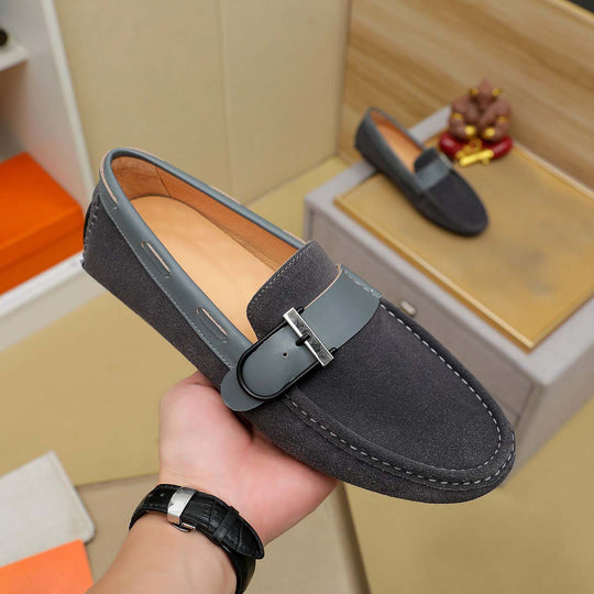 Damen Mokassins aus weichem Wildleder mit stilvollem Metallverschluss EB