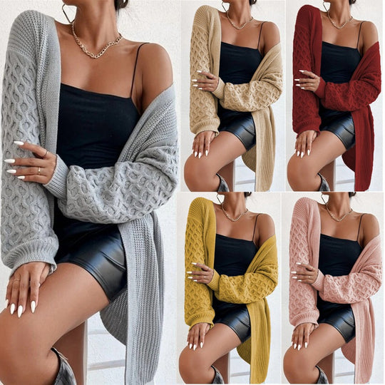 Damen Strickjacke mit kunstvollem Zopfdesign und lockerem Schnitt EB