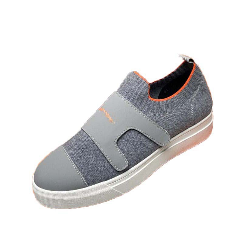 Damen Sportliche Slip-On Sneakers mit elastischem Verschluss und atmungsaktiver Oberfläche EB