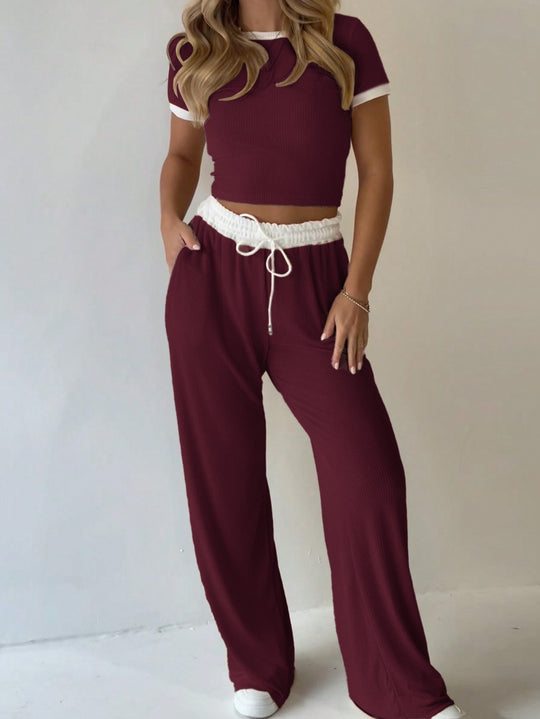 Damen lässiges zwei-teiliges Freizeit-Set mit cropped T-Shirt und weiten Hose EB