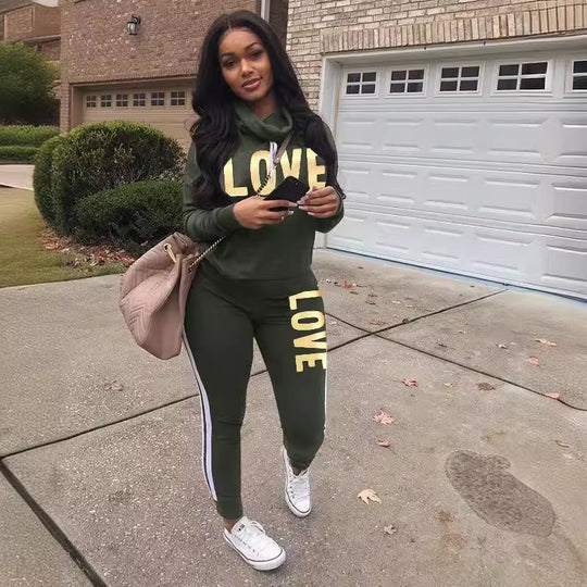 Damen nan sportives Kapuzen-Sweatshirt-Set mit Goldprint und Highwaist-Jogginghose EB