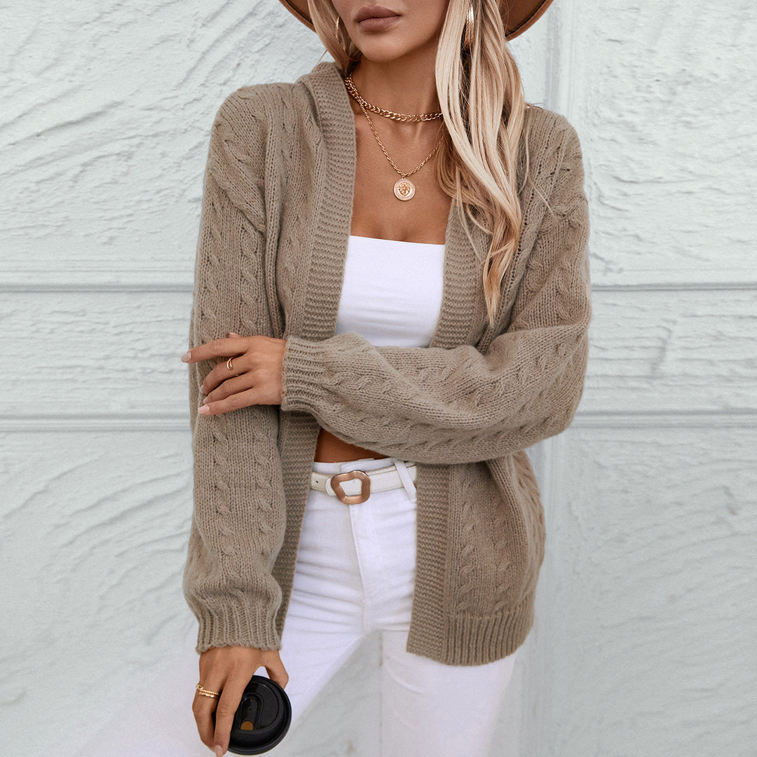 Damen Strickjacke mit Kapuze und feinem Zopfstrick EB