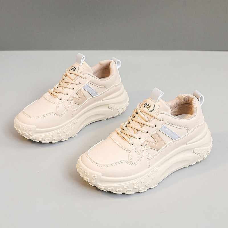 Damen Sportliche Sneakers mit ergonomischen Dämpfungselementen und markantem Sohlenprofil EB
