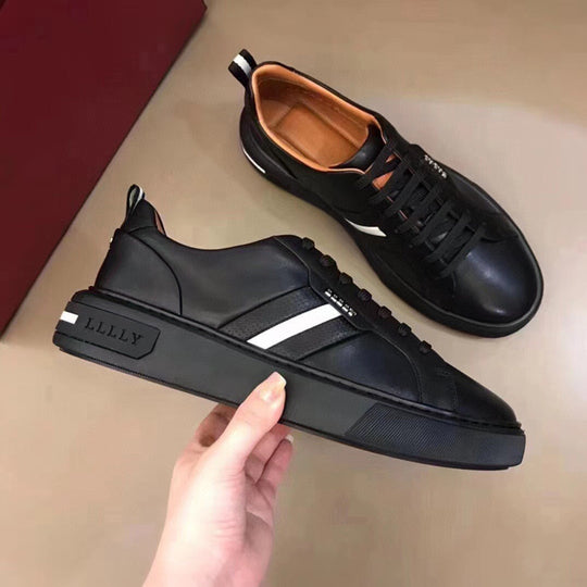 Herren Sneaker mit modischen Akzenten von EB