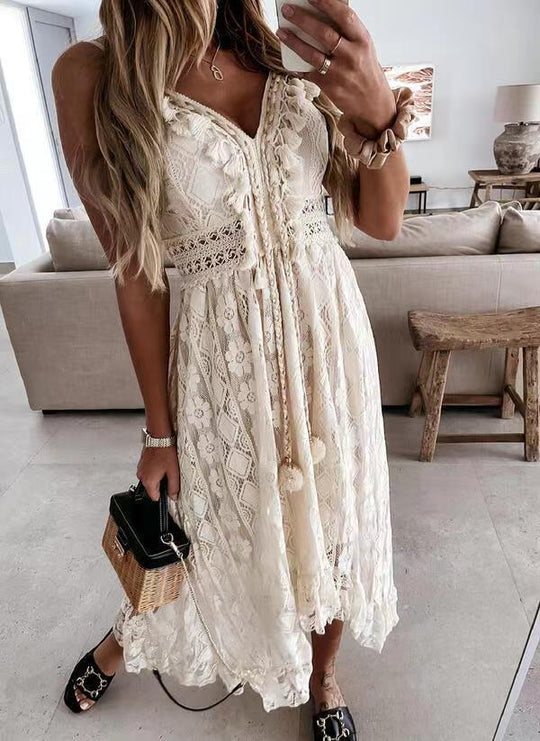 Damen Boho-Maxikleid mit Spitzenakzenten und dekorativen Quasten EB