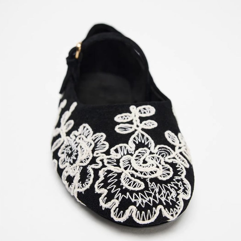Damen Ballerinas mit verstellbarem Riemendesign und aufwendiger Blumenstickerei EB