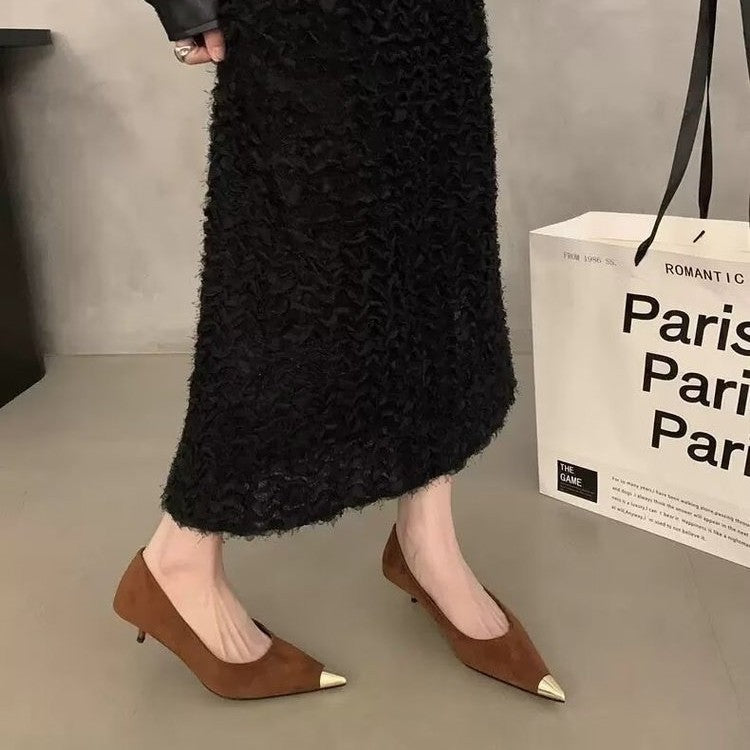 Damen elegante spitze Pumps mit goldener Zehenkappe EB
