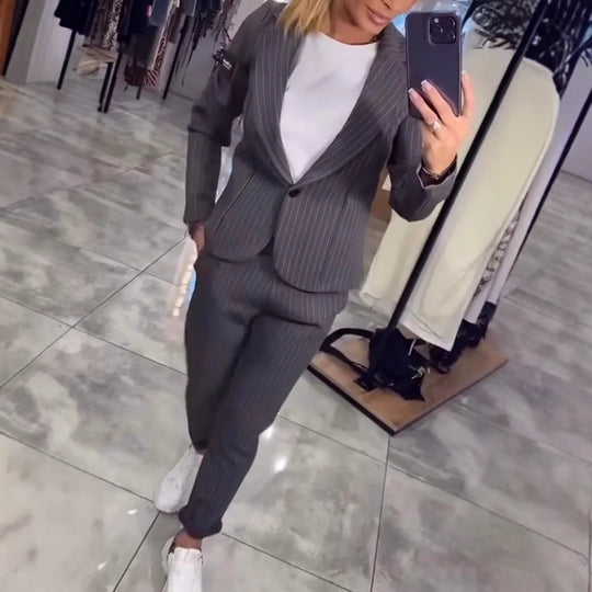 Damen Elegantes Blazer-Hosen-Set mit feinen Streifen EB