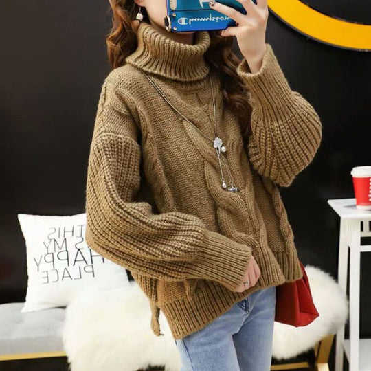 Damen Grobstrickpullover mit hohem Rollkragen und modernem Zopfmuster EB