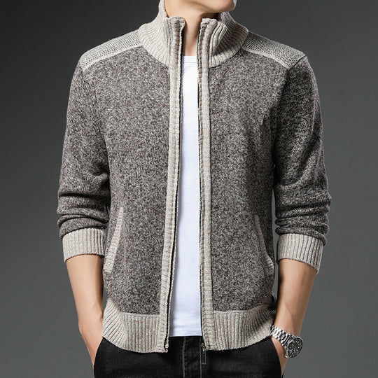 Herren Strickjacke mit hohen Kragen und praktischen Taschen EB