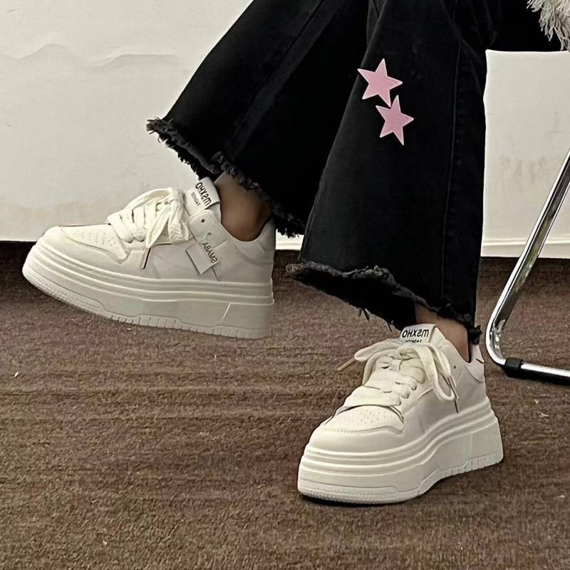 Damen Plattform-Sneaker mit dämpfender Laufsohle und eleganter Schnürung EB