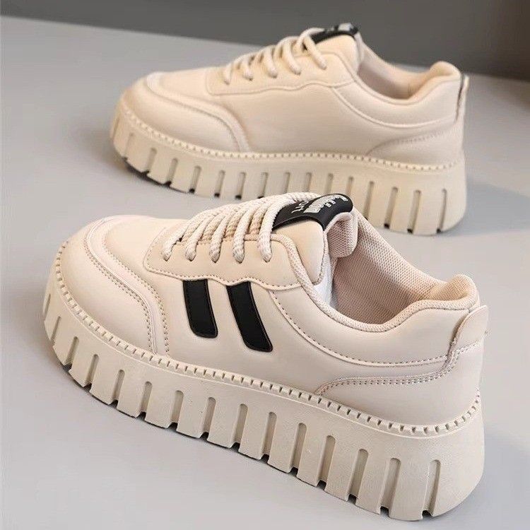 Damen Chunky-Sneaker mit innovativer Sohlenstruktur und atmungsaktiver Oberfläche EB