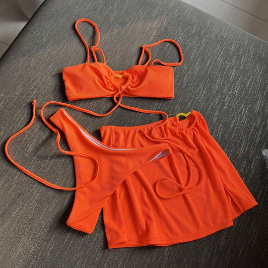 Damen Bikini-Set mit elegantem Knopf-Detail und hohem Beinausschnitt EB