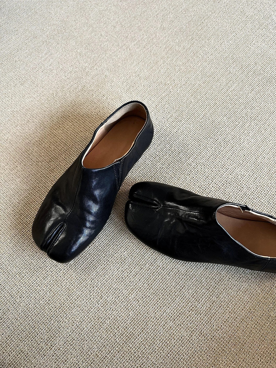 Damen Mokassins mit offenem Zehenbereich und eleganter Silhouette EB