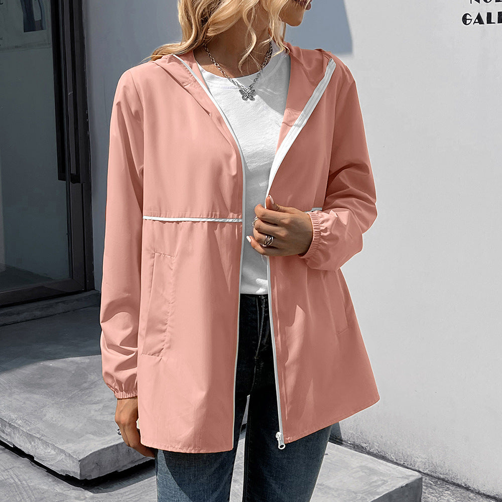 Damen leichte Regenjacke mit praktischer Kapuze und seitlichen Taschen EB