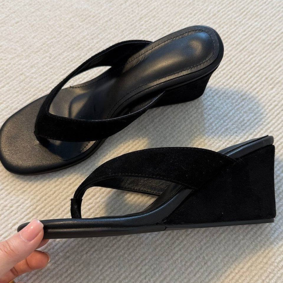 Damen Wedgesandalen mit komfortablem Fußbett und modischem Design EB
