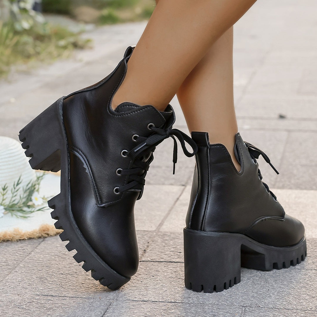 Damen Schnürstiefeletten mit robustem Blockabsatz und rutschfester Sohle EB