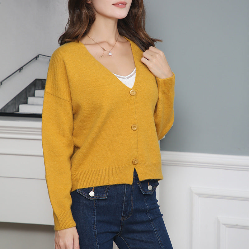 Damen Strickjacke mit V-Ausschnitt und Knopfdetails EB