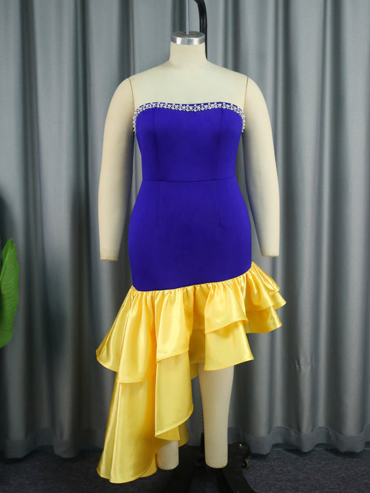 Damen Kleid mit schulterfreiem Design und voluminösem Rüschensaum EB