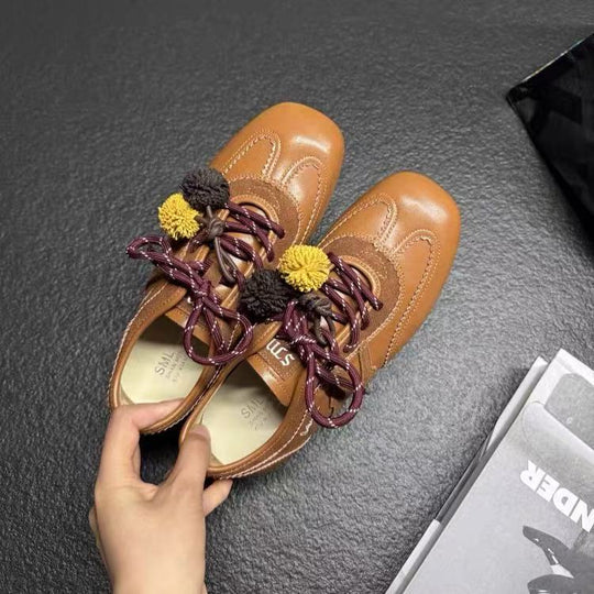 Damen Sneakers mit verspieltem Pompon-Design und bequemer Sohle EB