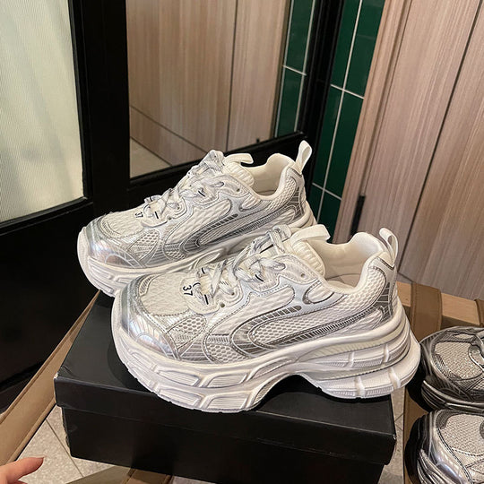 Damen Sportliche Chunky Sneakers mit reflektierenden Oberflächen und optimaler Dämpfung EB