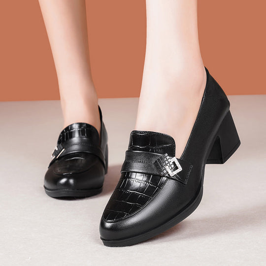 Damen Elegante Mokassins mit modischem Schmuckdetail und bequemen Blockabsatz EB
