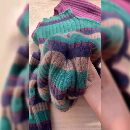 Damen Rippstrickpullover mit hohem Kragen und modischem Streifenmuster EB