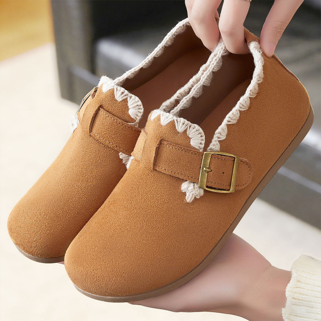 Damen nan kuschelige Mokassin-Slipper mit verstellbarem Schnallenriemen und gehäkelter Kantenverzierung EB