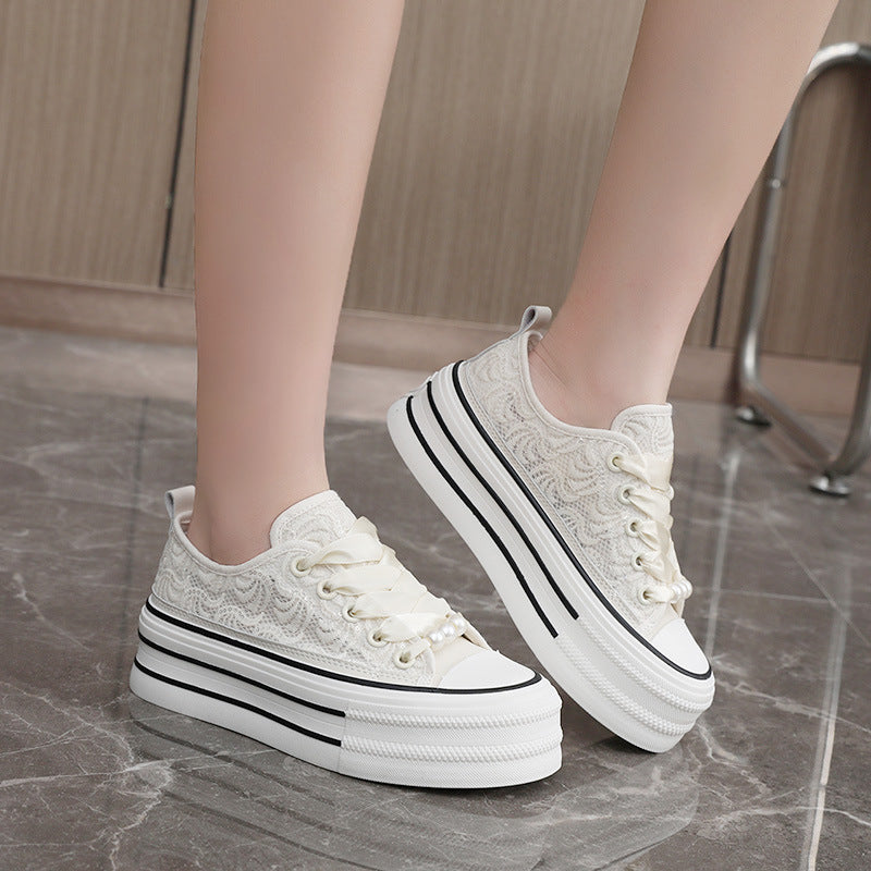 Damen Plateausneaker mit elegantem Spitzen-Design und modischen Akzenten EB
