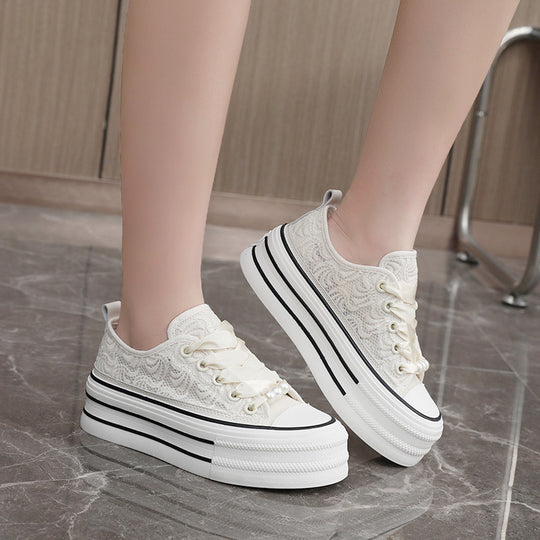 Damen Plateausneaker mit elegantem Spitzen-Design und modischen Akzenten EB