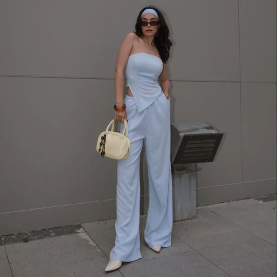 Damen elegantes Jumpsuit mit trägerloser Silhouette und asymmetrischem Design EB