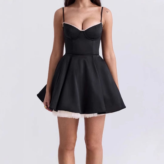 Damen Freizeitkleid mit trägerlosem Design und voluminösem Rock EB