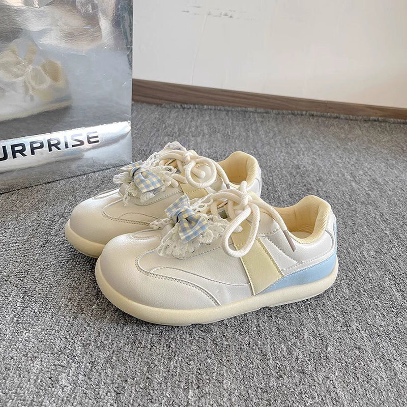 Damen Sportliche Sneakers mit verspielten Rüschen EB