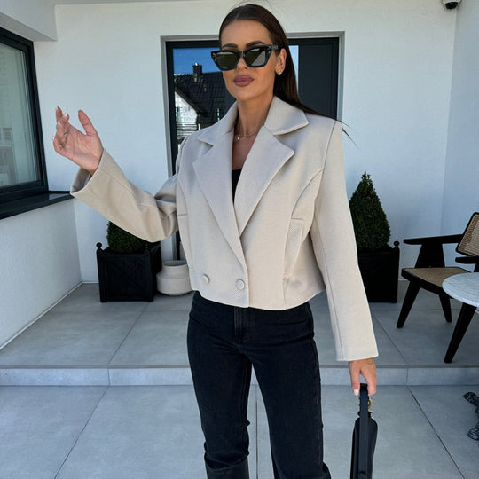 Damen modische cropped Blazerjacke mit doppelt knöpfbarem Verschluss EB