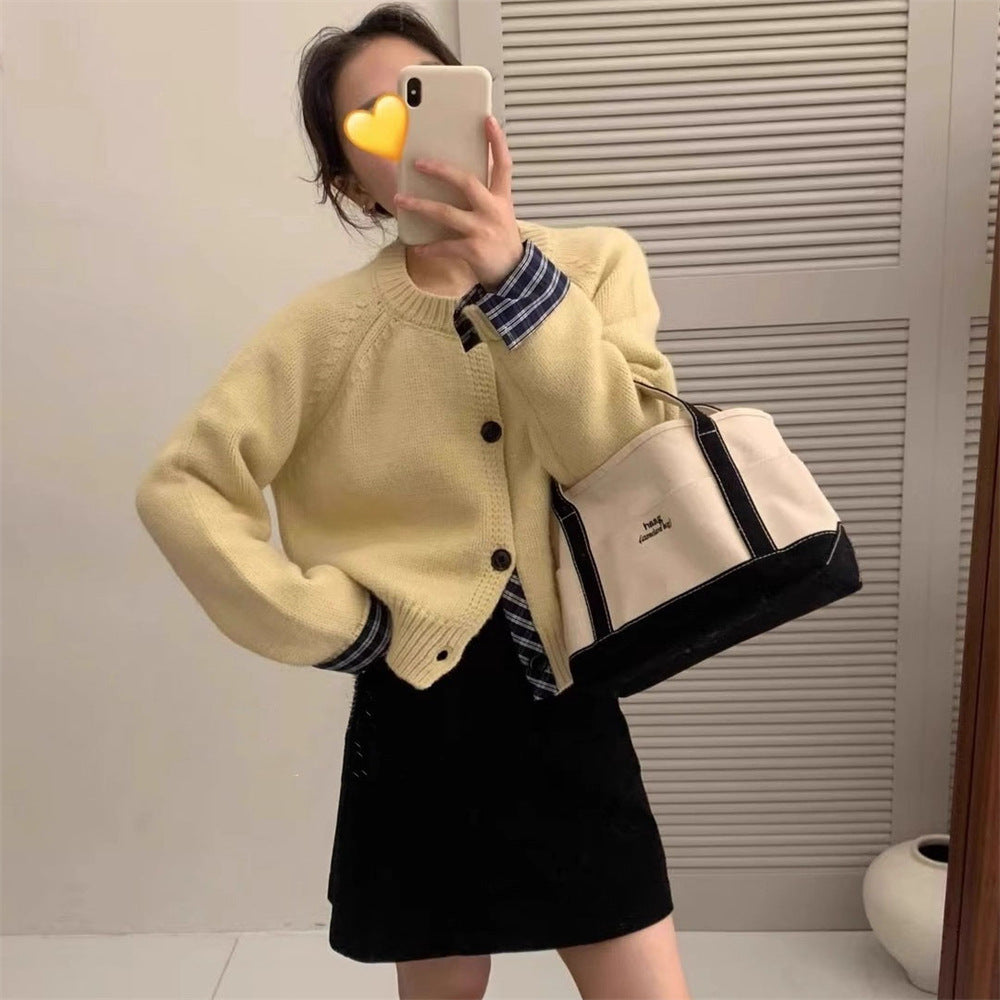 Damen Strickjacke mit eleganten Knopfdetails und hübschem Muster EB