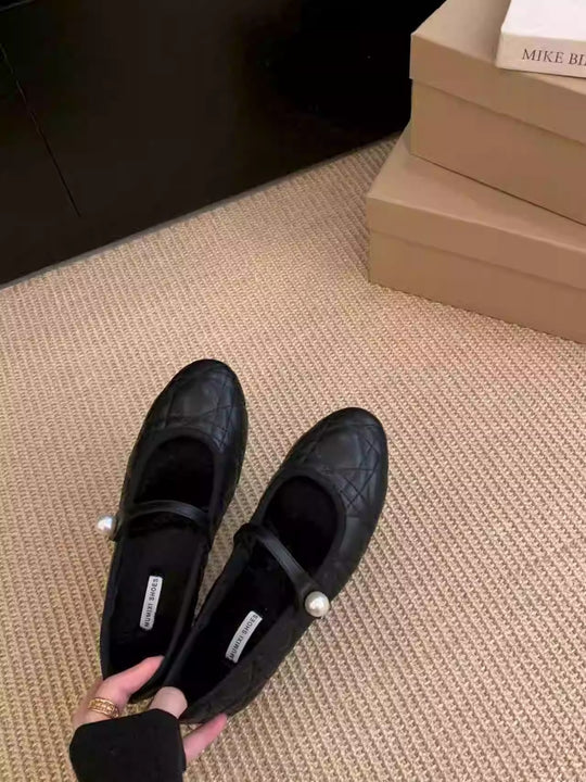 Damen elegante Ballerinas mit klassischem Schnitt und trendiger Zierborte EB